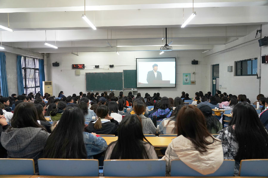 戴建兵2.jpg