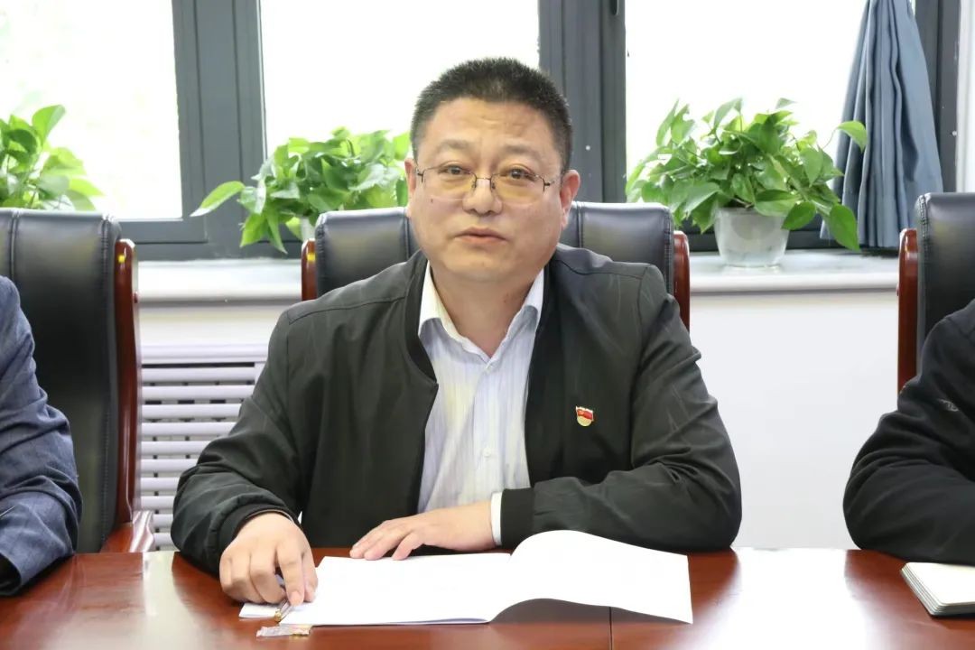 马克思主义学院部署推进主题教育2